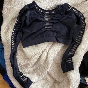 La senza long sleeve cut out crop